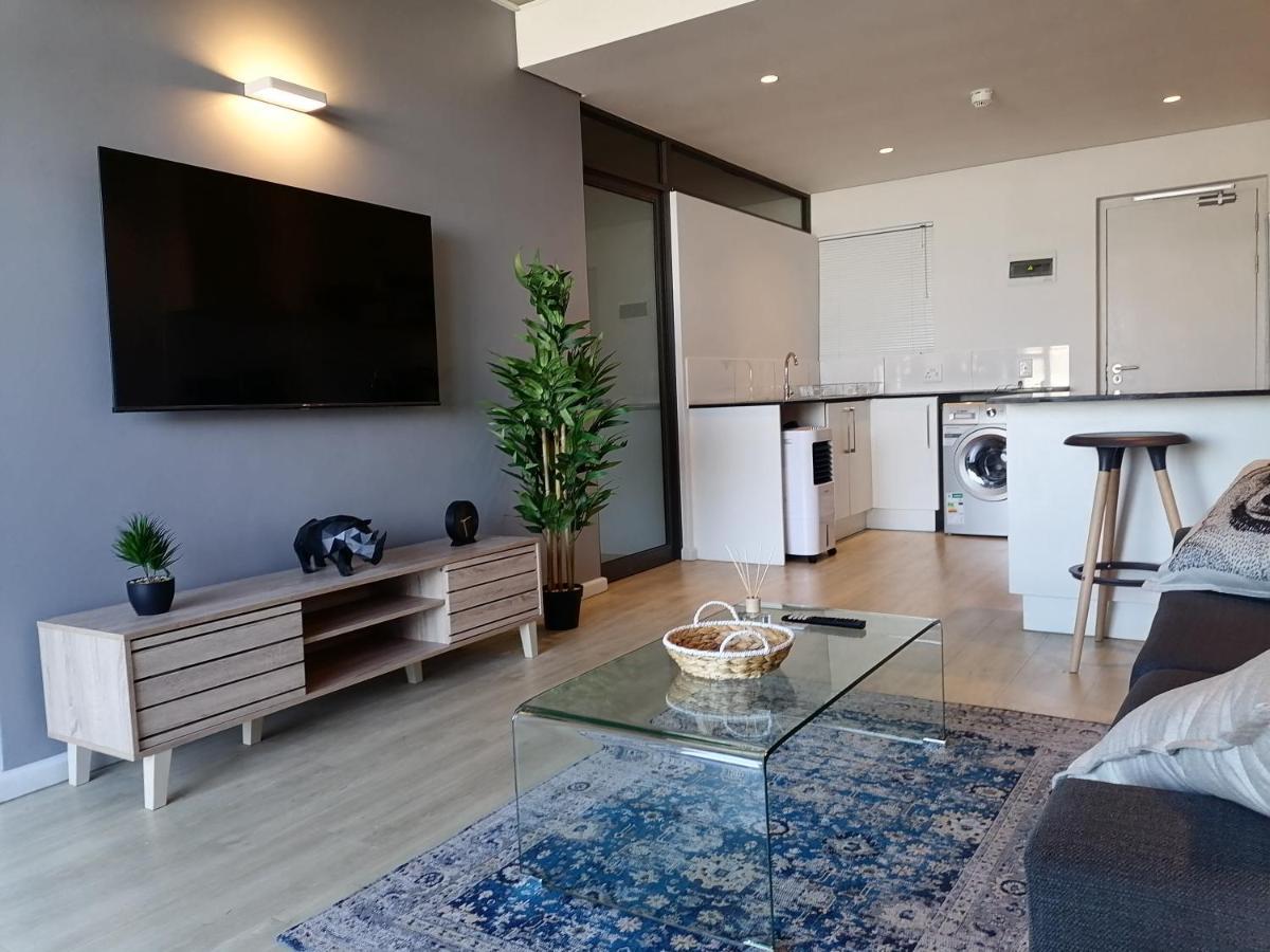 Chic, Central, Family & Group Stay - Stylish 2 Ensuite Bedroom Apartment With Spacious Balcony 케이프타운 외부 사진