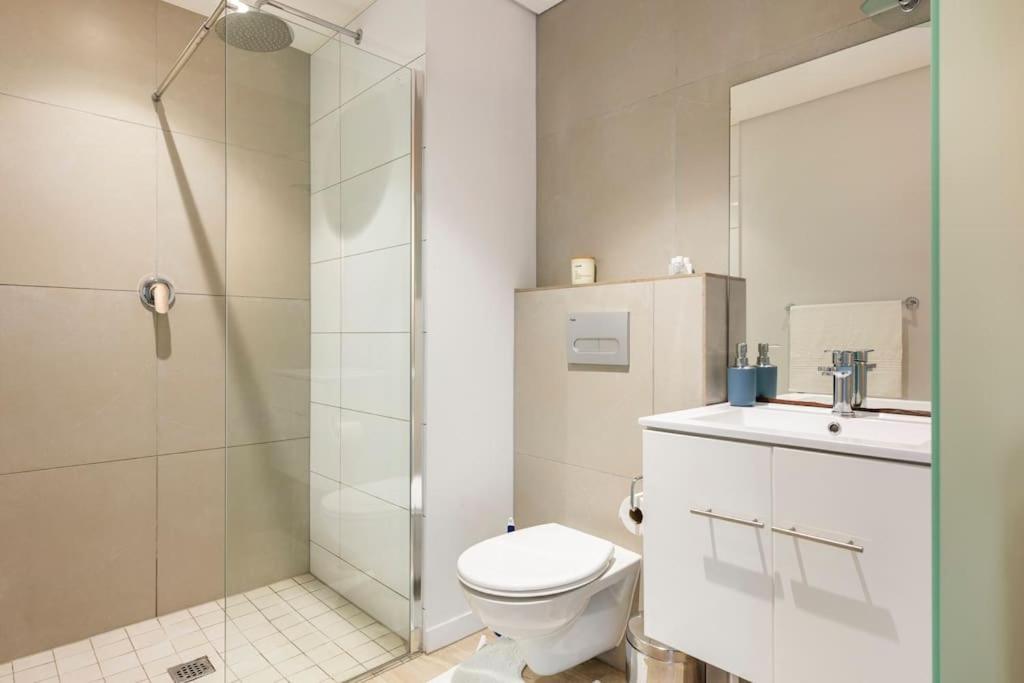 Chic, Central, Family & Group Stay - Stylish 2 Ensuite Bedroom Apartment With Spacious Balcony 케이프타운 외부 사진