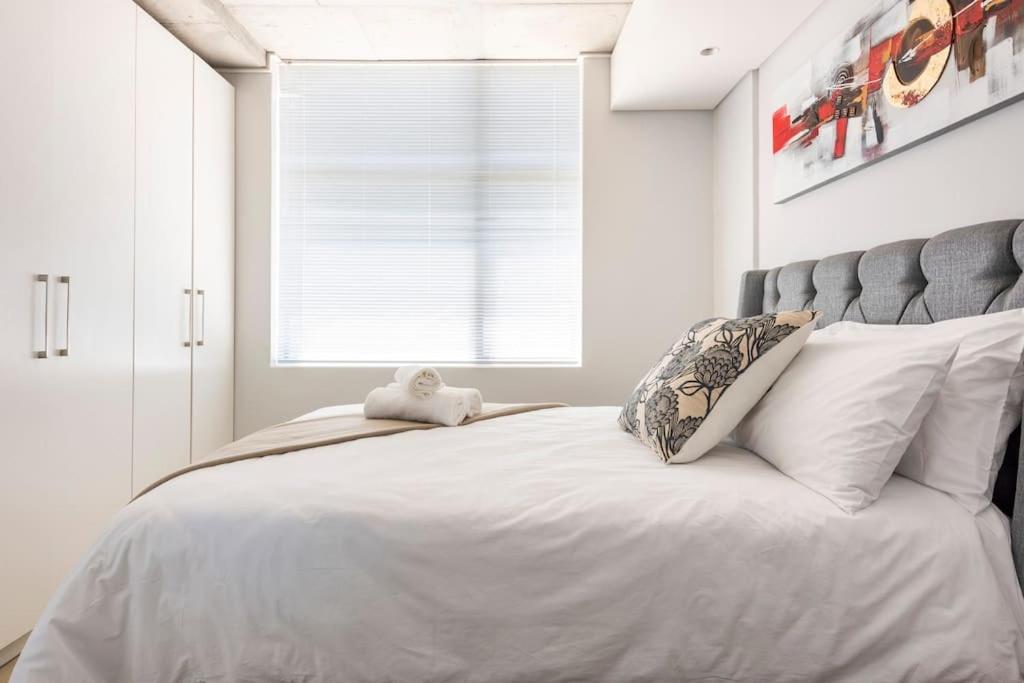 Chic, Central, Family & Group Stay - Stylish 2 Ensuite Bedroom Apartment With Spacious Balcony 케이프타운 외부 사진