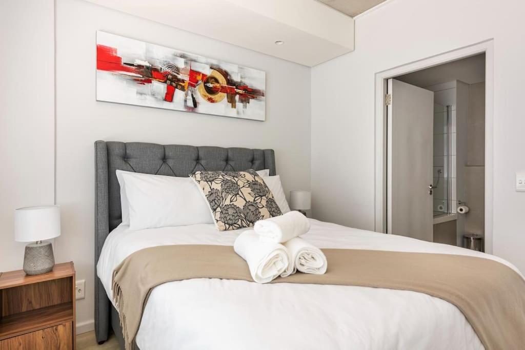 Chic, Central, Family & Group Stay - Stylish 2 Ensuite Bedroom Apartment With Spacious Balcony 케이프타운 외부 사진