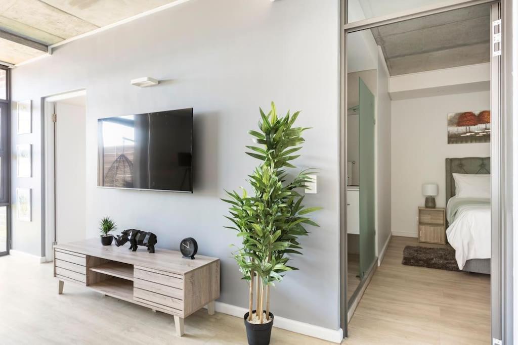 Chic, Central, Family & Group Stay - Stylish 2 Ensuite Bedroom Apartment With Spacious Balcony 케이프타운 외부 사진