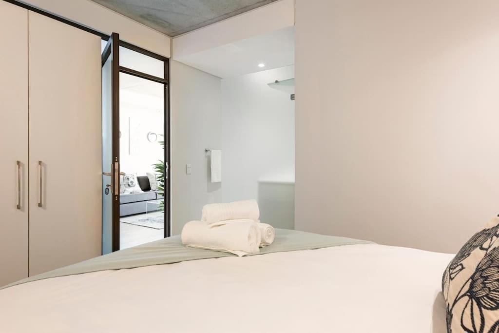 Chic, Central, Family & Group Stay - Stylish 2 Ensuite Bedroom Apartment With Spacious Balcony 케이프타운 외부 사진